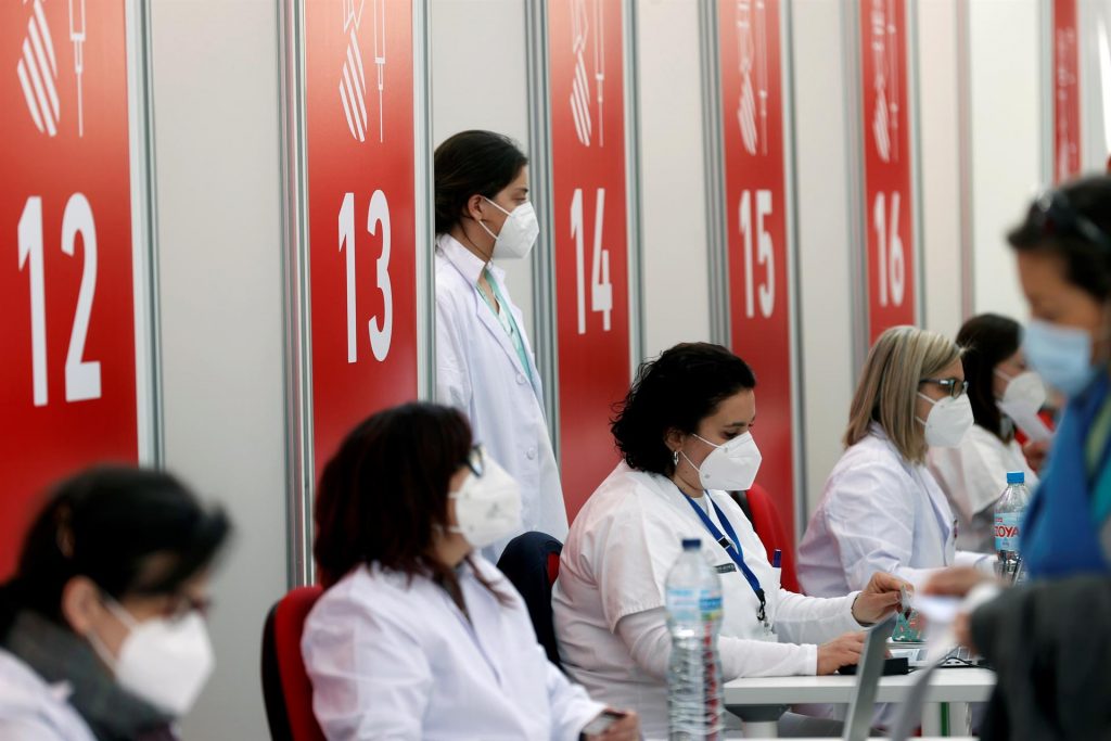 Mejoran los indicadores covid en las comunidades, pero siguen los contagios