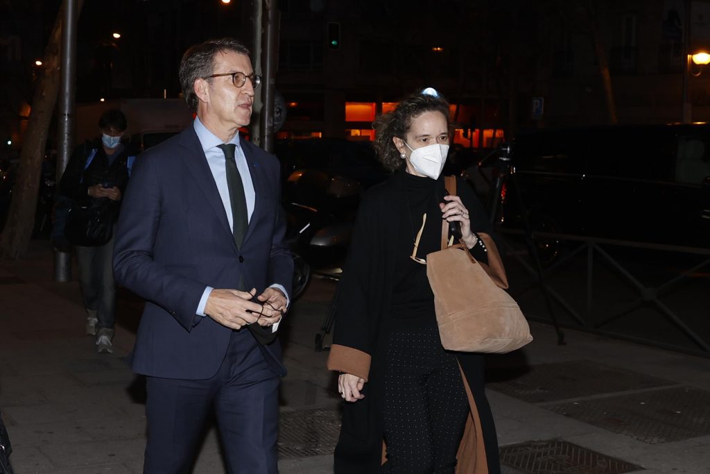 Casado y Núñez Feijóo se reúnen antes del encuentro con los presidentes autonómicos