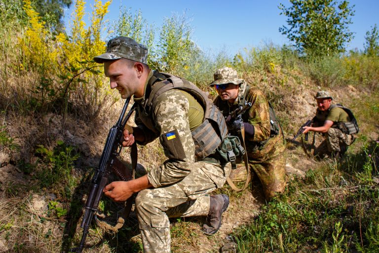 Biden autoriza el envío de unos 3.000 militares al este de Europa