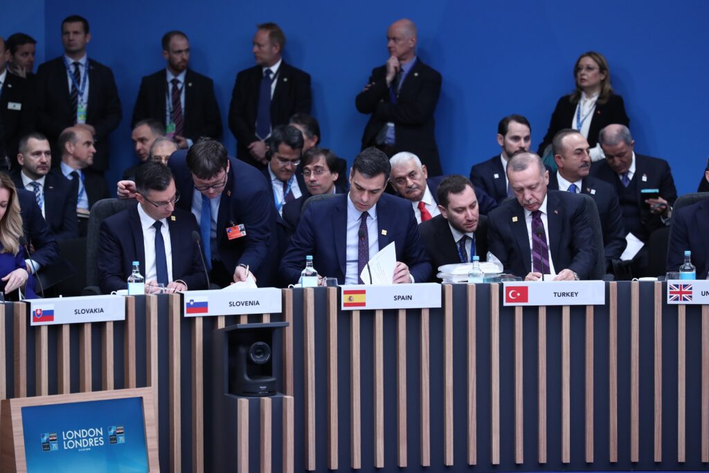 Líderes de la OTAN preparan la respuesta a la invasión rusa