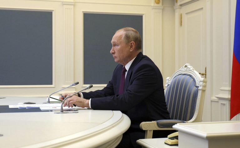 Putin pone en estado de alerta a las fuerzas de disuasión estratégica de Rusia