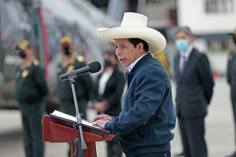 Perú anuncia la recomposición de su gabinete ministerial