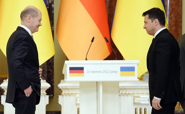 Alemania desmiente «planes» para incluir a Ucrania en alianzas como la OTAN