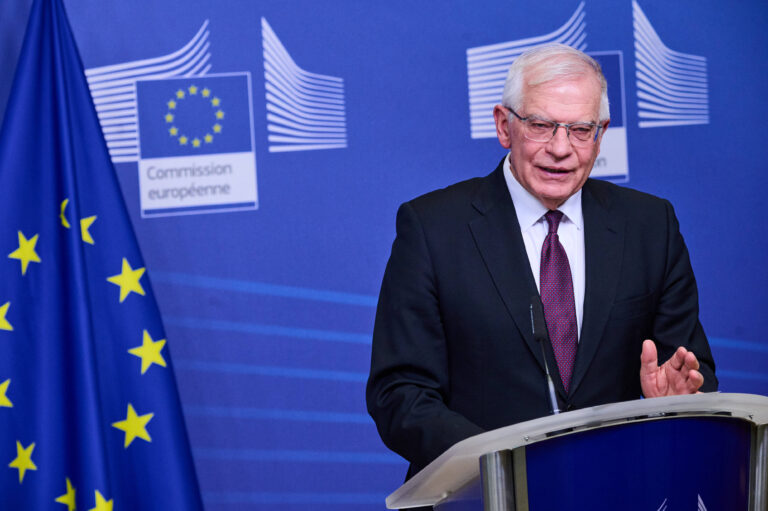 Borrell avanza que la UE sancionará a los implicados en campañas de desinformación
