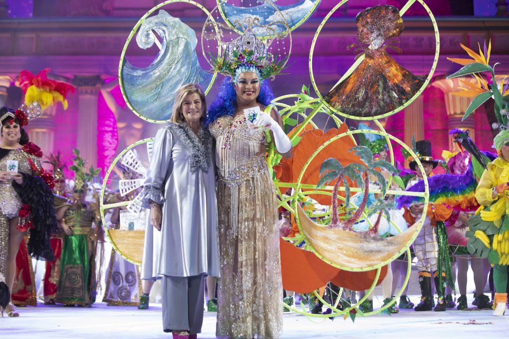 Yshia Taisma en individual y Uniks en grupos, campeones de disfraces