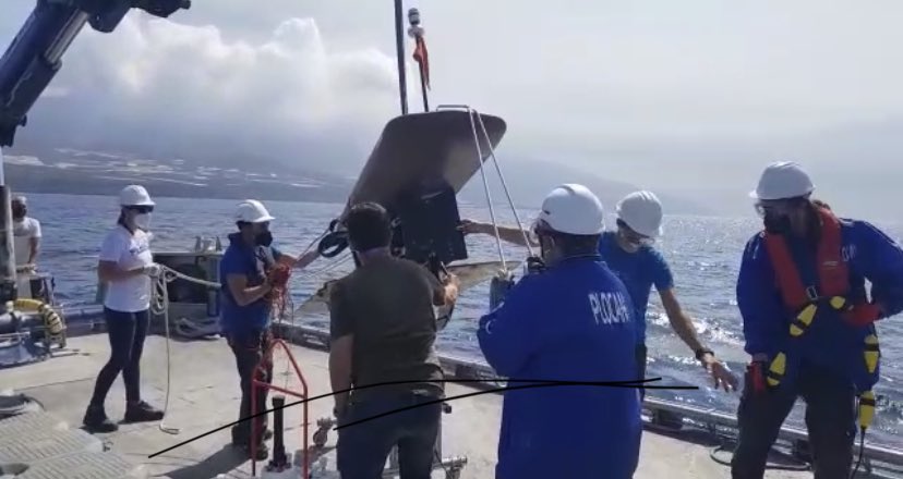 Un vehículo no tripulado estudia los daños del volcán al ecosistema marino