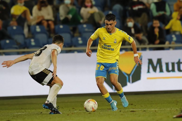 El Burgos gana a la Unión Deportiva Las Palmas (0-2)
