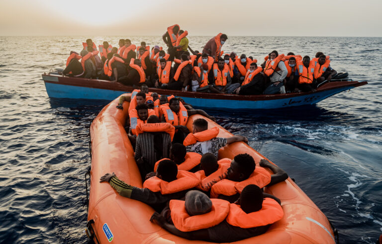 Marruecos asegura haber rescatado a 120 migrantes durante el fin de semana