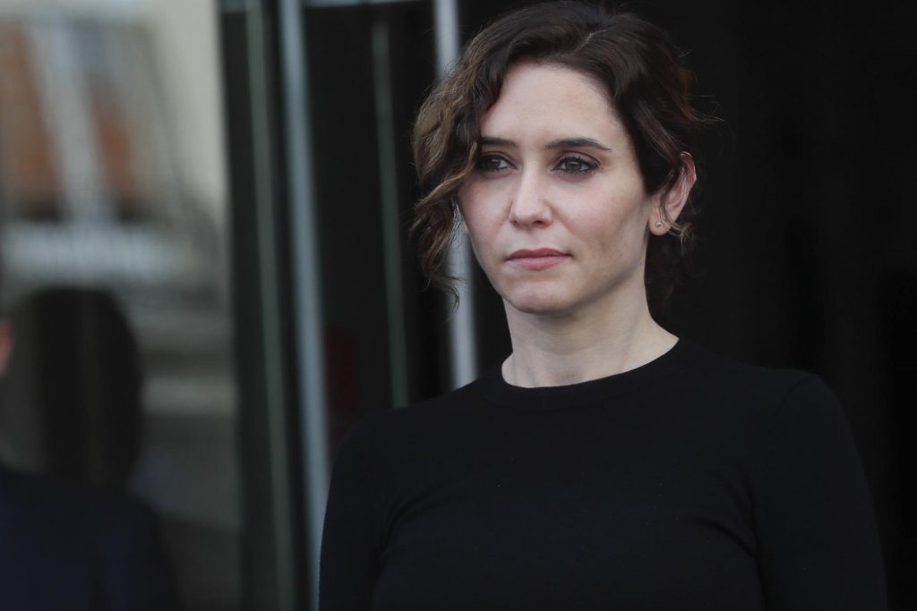 Gobierno de Ayuso desconoce cuánto cobró su hermano por otros trabajos