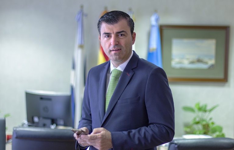El presidente del PP canario arropa a Casado y pide que «ningún obstáculo» le desvíe de ganar las elecciones
