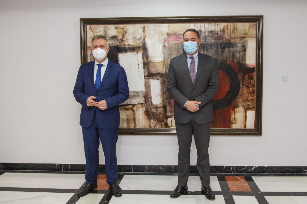 Colombia trata de captar inversores canarios y estrechar lazos comerciales