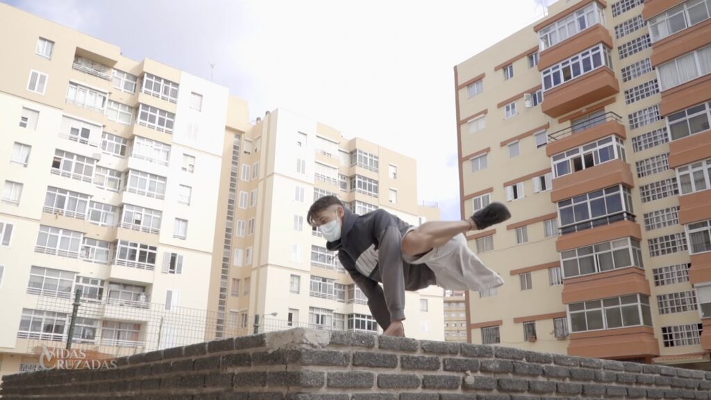 Marisol Ayala da voz a las historias conmovedoras de varios canarios 