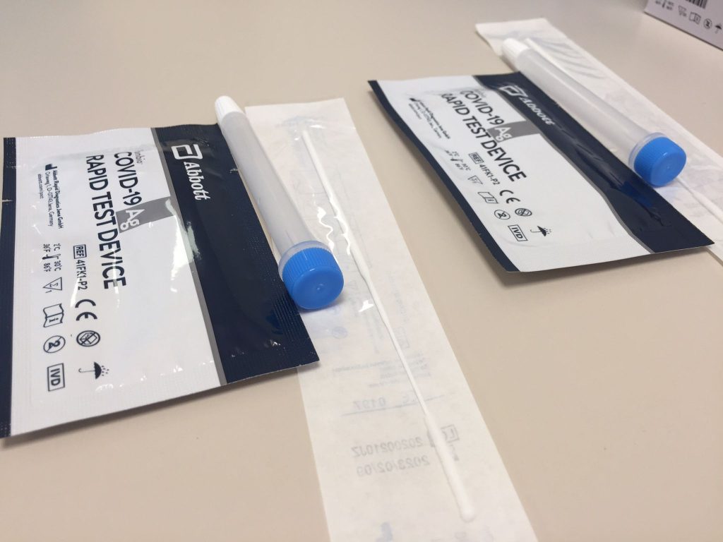 12 fallecidos y 872 nuevos casos de COVID-19 en Canarias