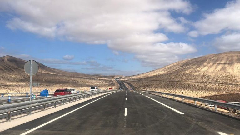 Fallece una conductora en una colisión frontal en Fuerteventura