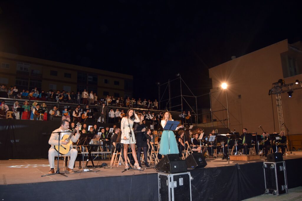 Música folclore, solidaridad y tradición jacobea en el Festival Agáldar