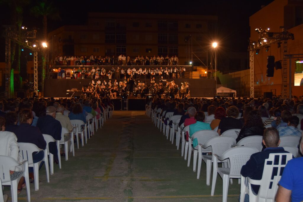 Música folclore, solidaridad y tradición jacobea en el Festival Agáldar