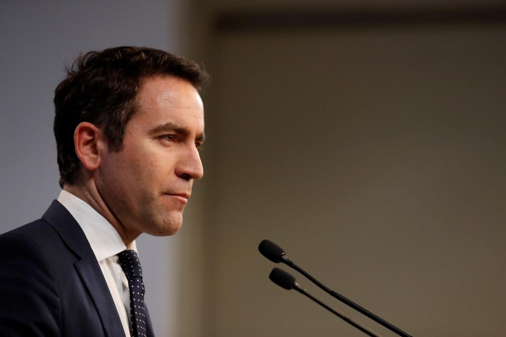 García Egea: "La historia pondrá a Casado como un hombre de principios"