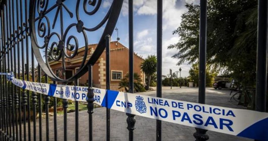 Un adolescente de 15 años mata a sus padres y hermano en Elche