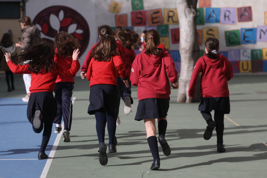 Educación suspende la actividad lectiva y extraescolar esta tarde de lunes