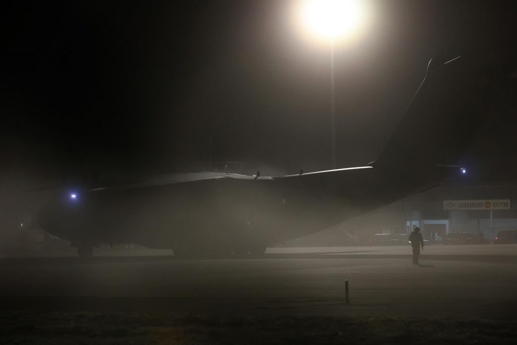 Llega a España el barco con los supervivientes y las víctimas del Villa de Pitanxo