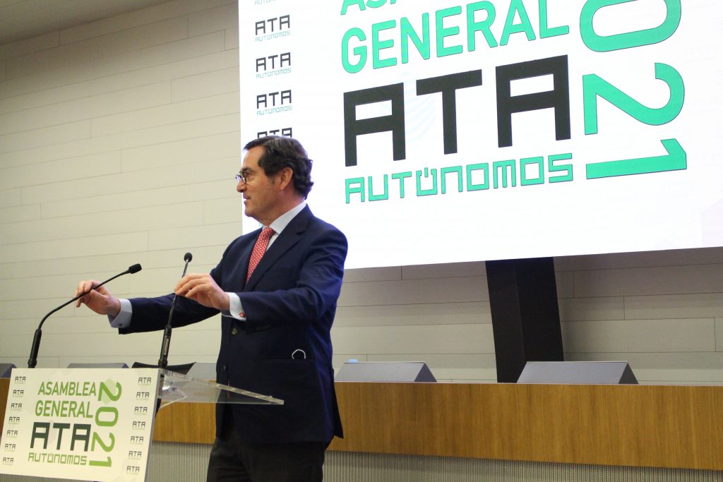 La CEOE rechaza la subida del salario mínimo interprofesional