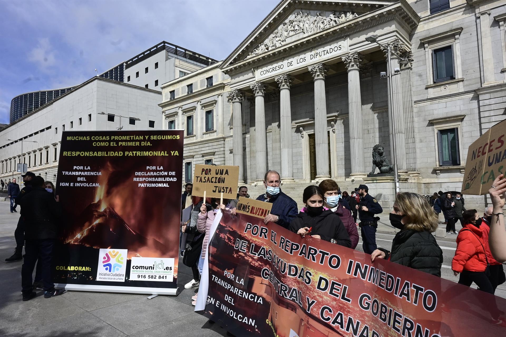 Afectados por el volcán de La Palma se concentran este sábado frente al Congreso
