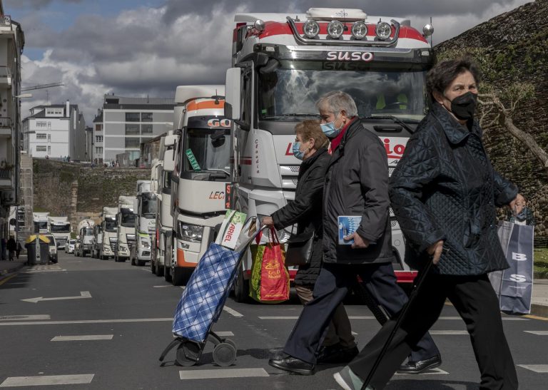 El paro de los transportistas sigue imparable pese a las ayudas anunciadas