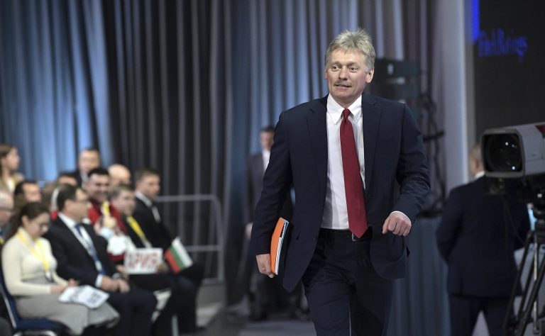 El Kremlin advierte sobre una posible misión de paz de la OTAN en Ucrania, «temeraria y peligrosa»