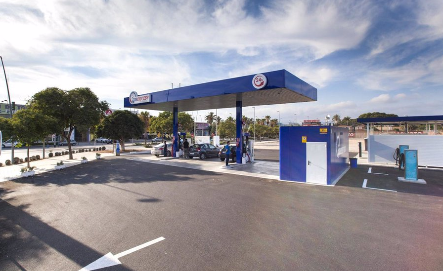 La gasolina y el gasóleo baten récords pese a la caída del petróleo