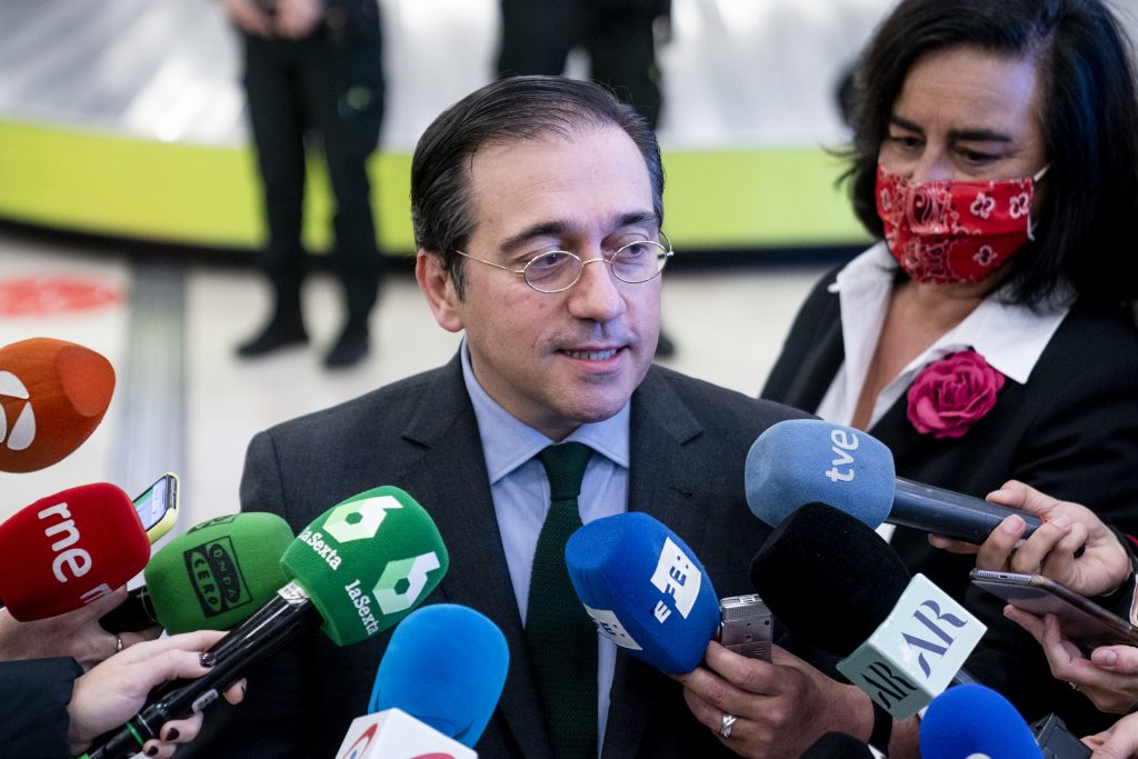 Albares: "Lo importante no es buscar nuevas sanciones sino aplicar las que hemos decidido"