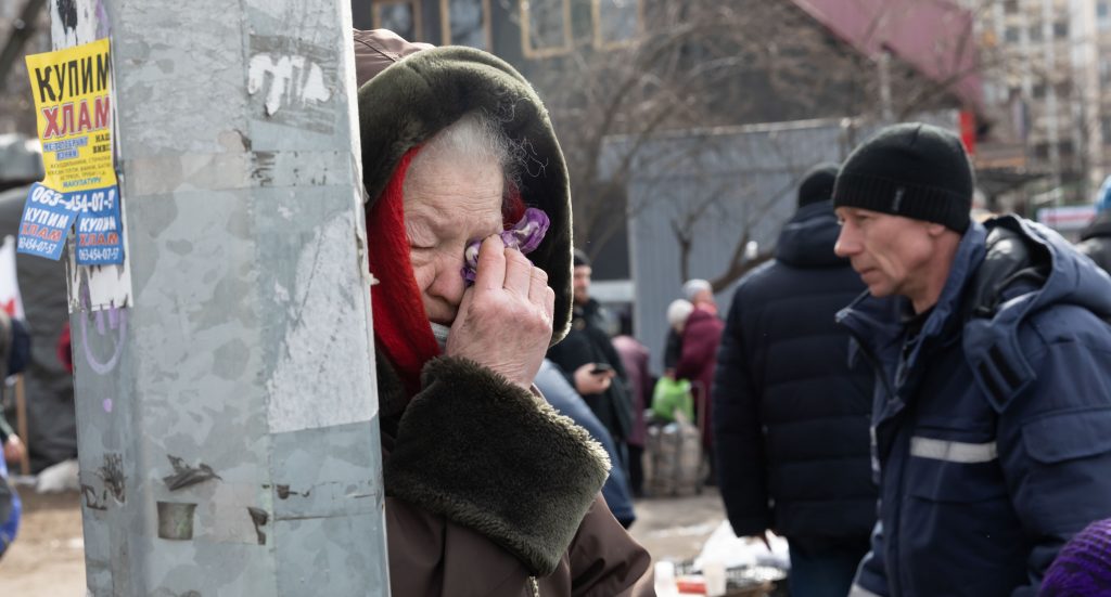 Rusia ofrece a Ucrania abrir un corredor humanitario para evacuar Mariúpol