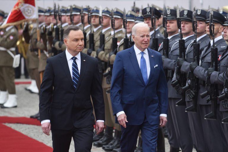 Biden afirma que Putin «no puede seguir en el poder»