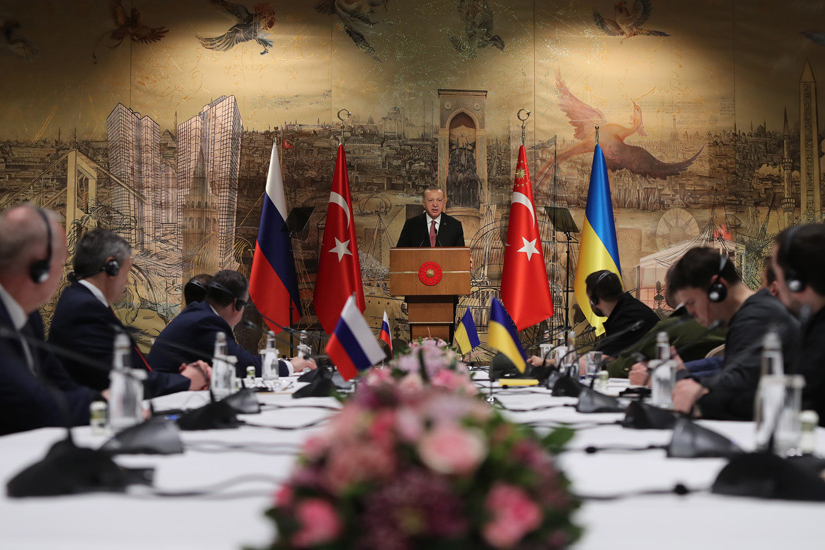 Peace talks between Russia and Ukraine in Istanbul