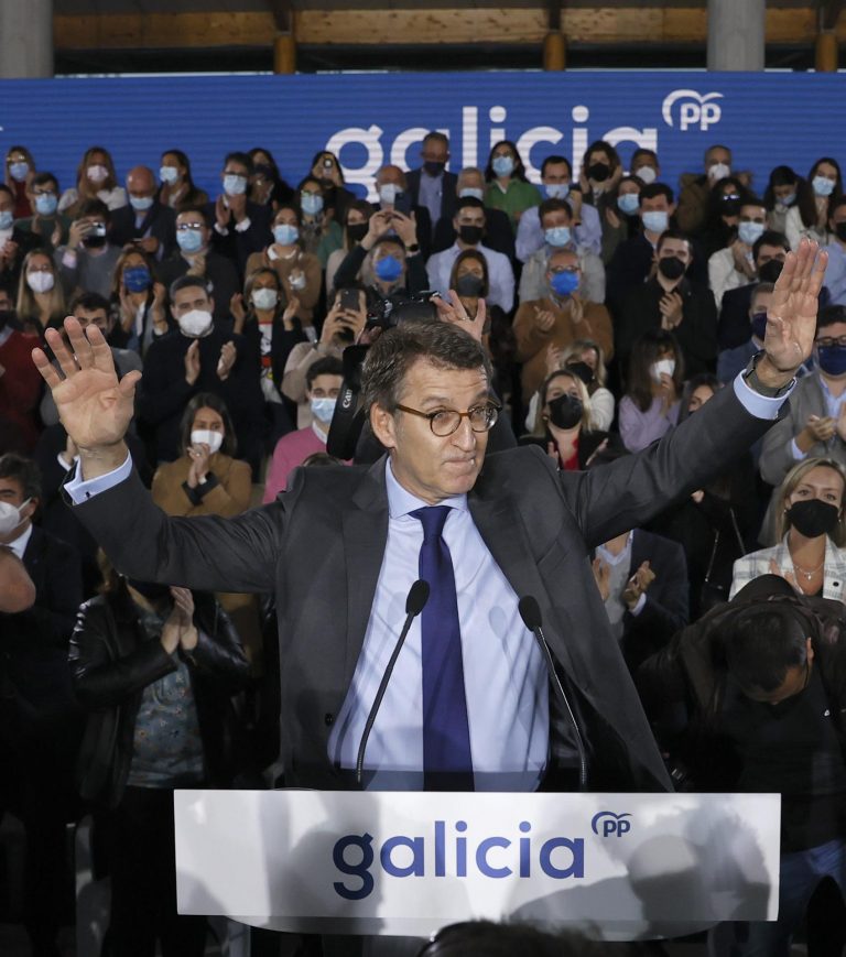 Feijóo oficializa su candidatura a liderar el PP con el objetivo de gobernar España