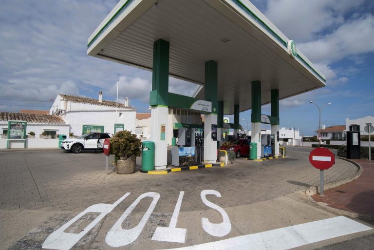 Consumo inspeccionará las gasolineras para comprobar que se cumple con el descuento del combustible
