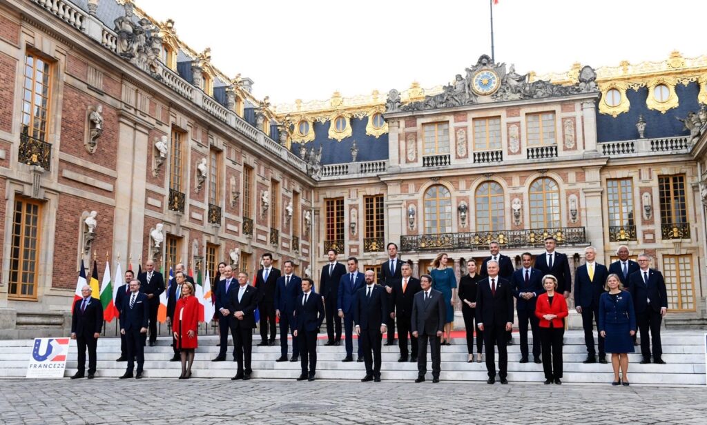Los líderes de la Unión Europea han afirmado este jueves que no puede haber atajos en la política de adhesión. Cierran así cualquier opción a una tramitación 'exprés' de la solicitud de adhesión de Ucrania al bloque europeo en plena guerra con Rusia