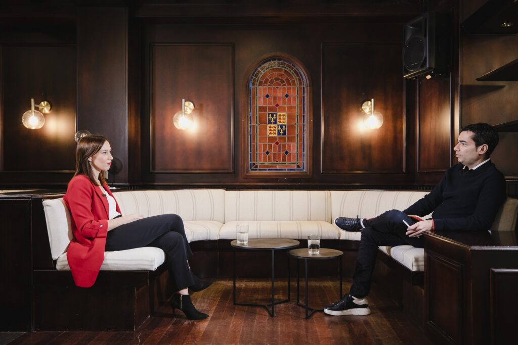 La política desde los ojos de Nira Fierro 