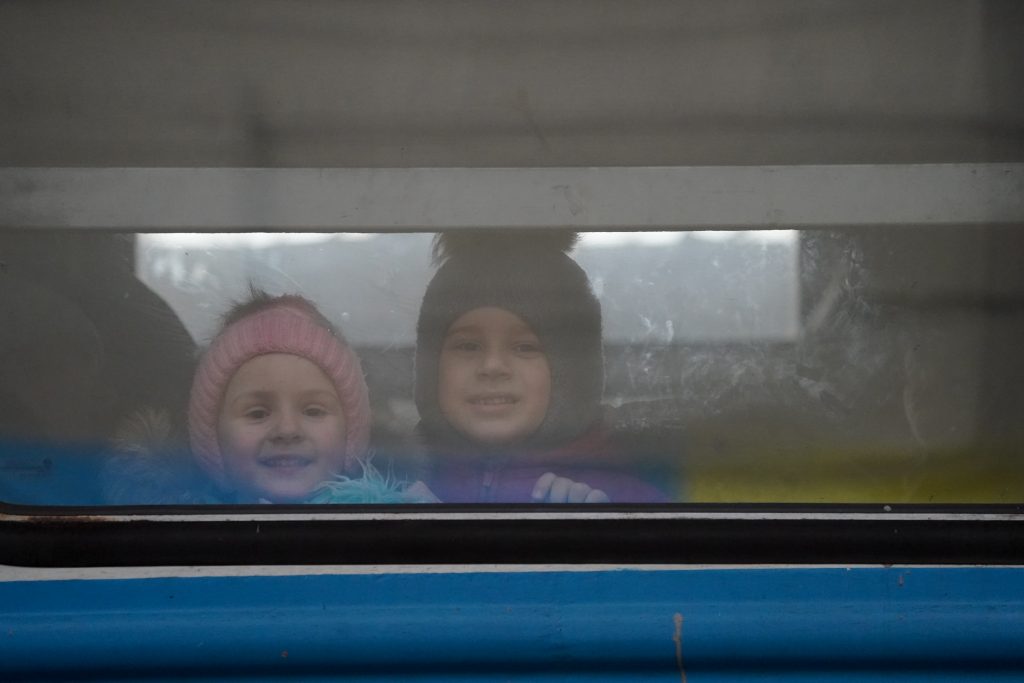 Denuncian que el negocio de los vientres de alquiler está siendo protegido durante la guerra