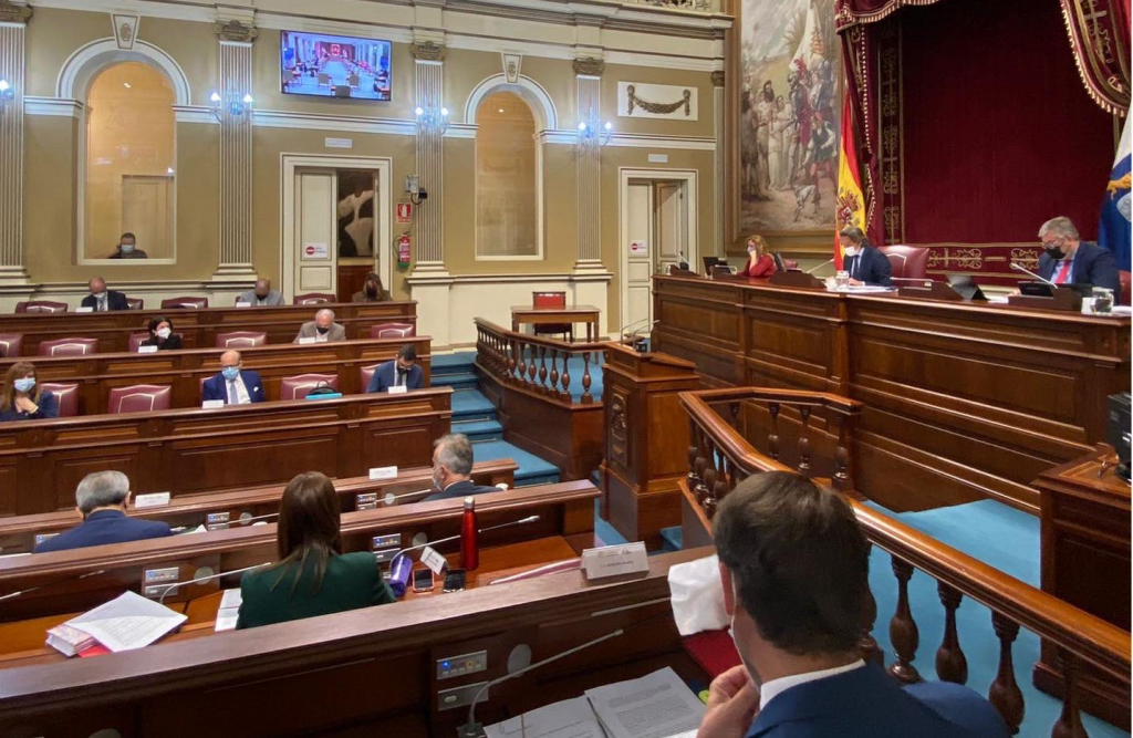 El Parlamento apoya penalizar el acoso a mujeres que quieren abortar