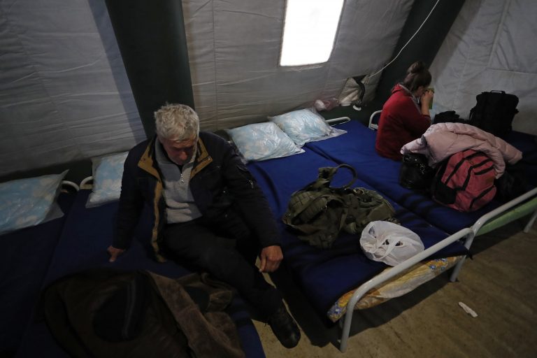 Ucrania anuncia acuerdos para abrir nueve corredores humanitarios, incluido uno desde Mariúpol