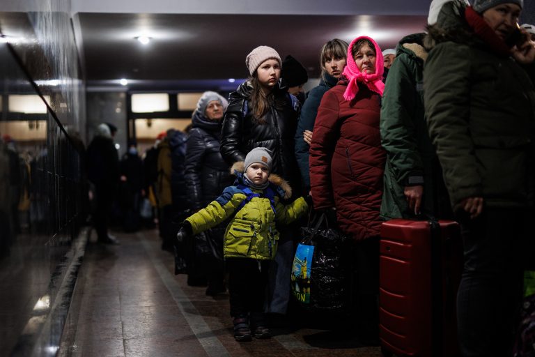 La ONU asegura que un millón de refugiados han huido de Ucrania en una semana