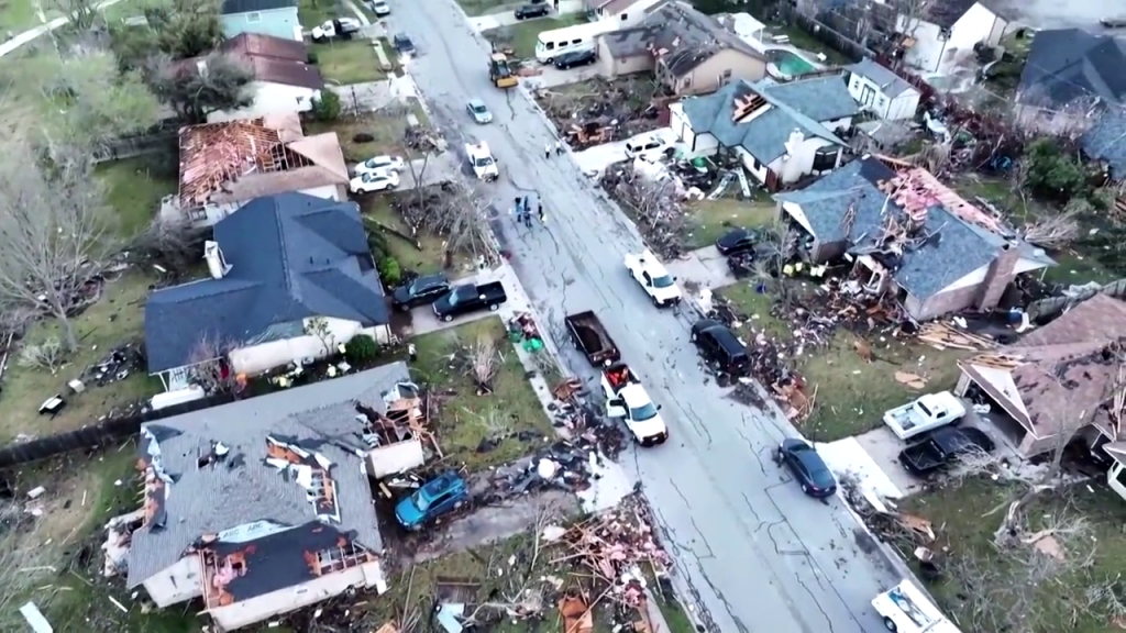 Una cadena de tornados obliga a una declaración de desastre en Texas