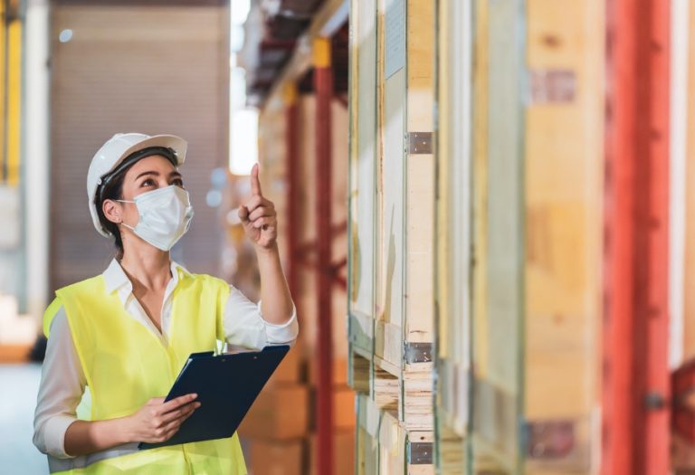 Empleo ayuda con hasta 8.000 euros por persona los contratos de colectivos sin trabajo