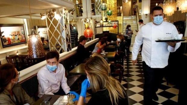 La retirada de mascarillas en interiores entrará en vigor el 20 de abril