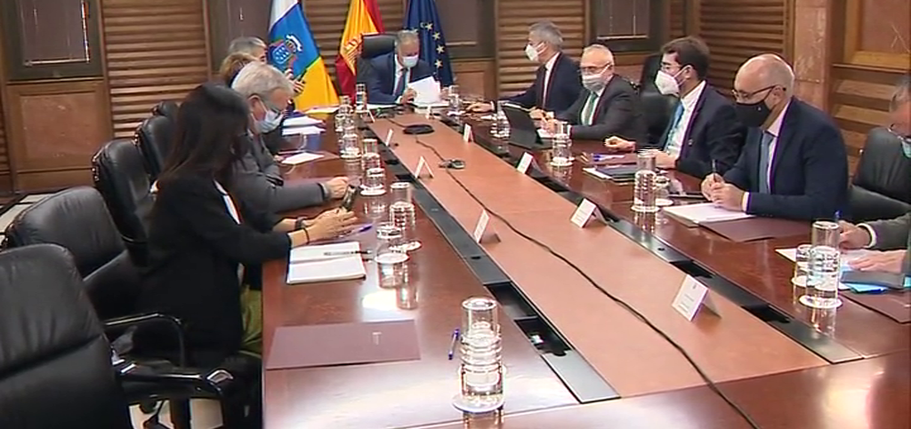 Gobierno y sindicatos no ven necesario una bajada de impuestos, los empresarios sí