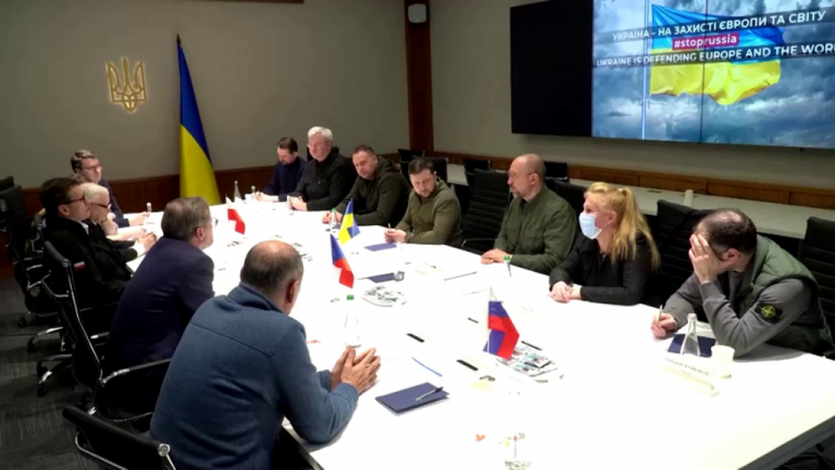 Zelenski recibe en Kiev a los primeros ministros de Polonia, Eslovenia y República Checa