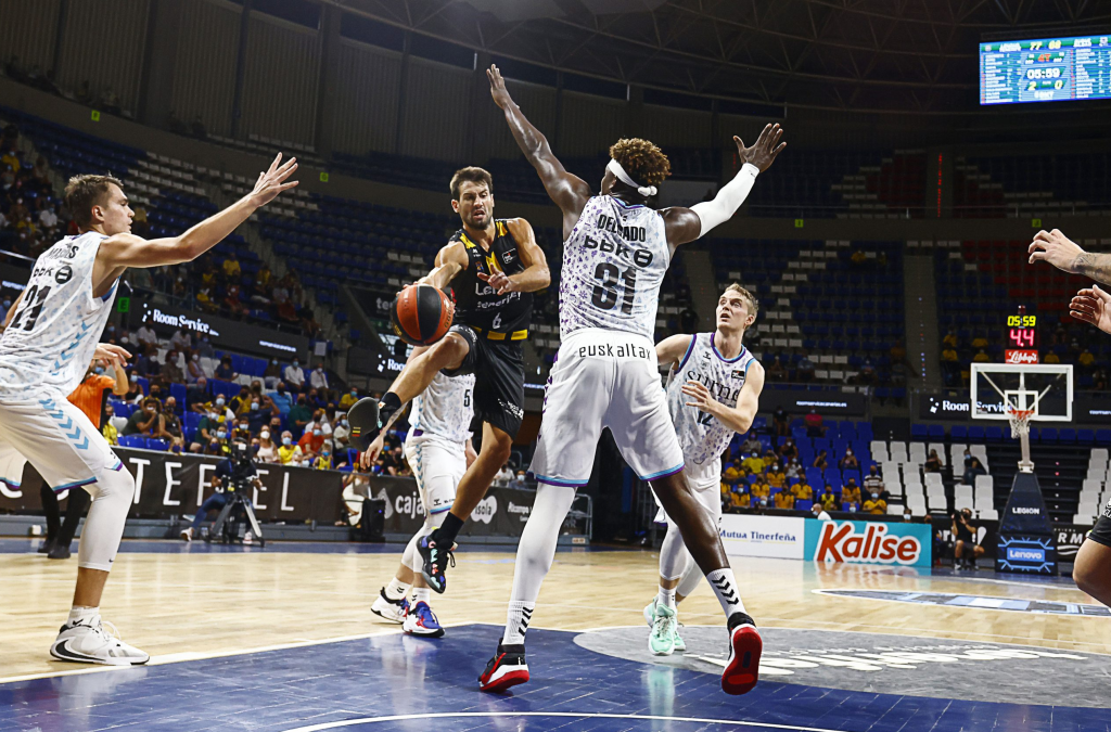 El Lenovo Tenerife visita al Bilbao Basket