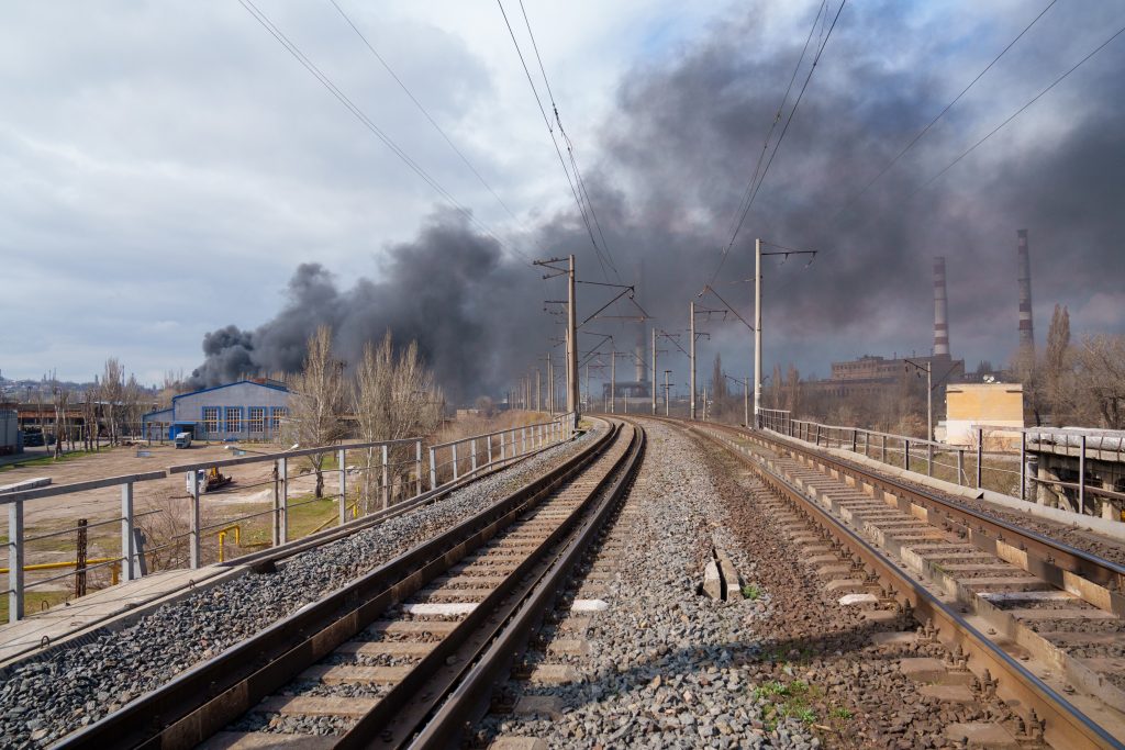 Al menos cinco muertos en un ataque ruso contra una estación de tren en el oeste de Ucrania