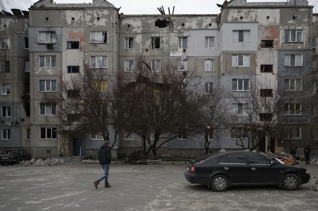 Un edificio dañado en Makariv, Kiev (Foto: Europa Press)
