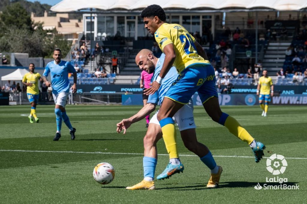 La UD Las Palmas empata ante el Ibiza (1-1)
